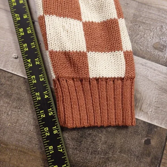 American Eagle Outfitters Rust and Cream Checkerboard Cardigan - Picture 5 of 9